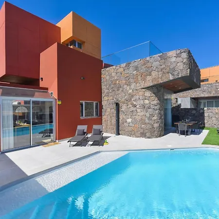 21 By Villagrancanaria *